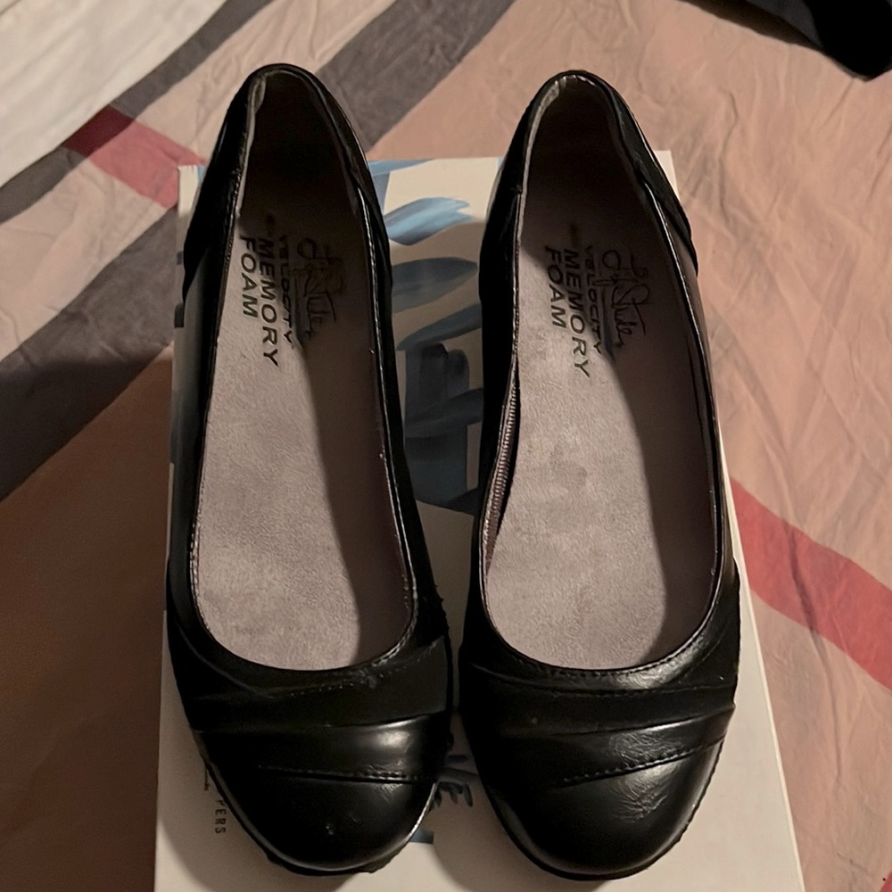 Life stride velocity memory foam shoes